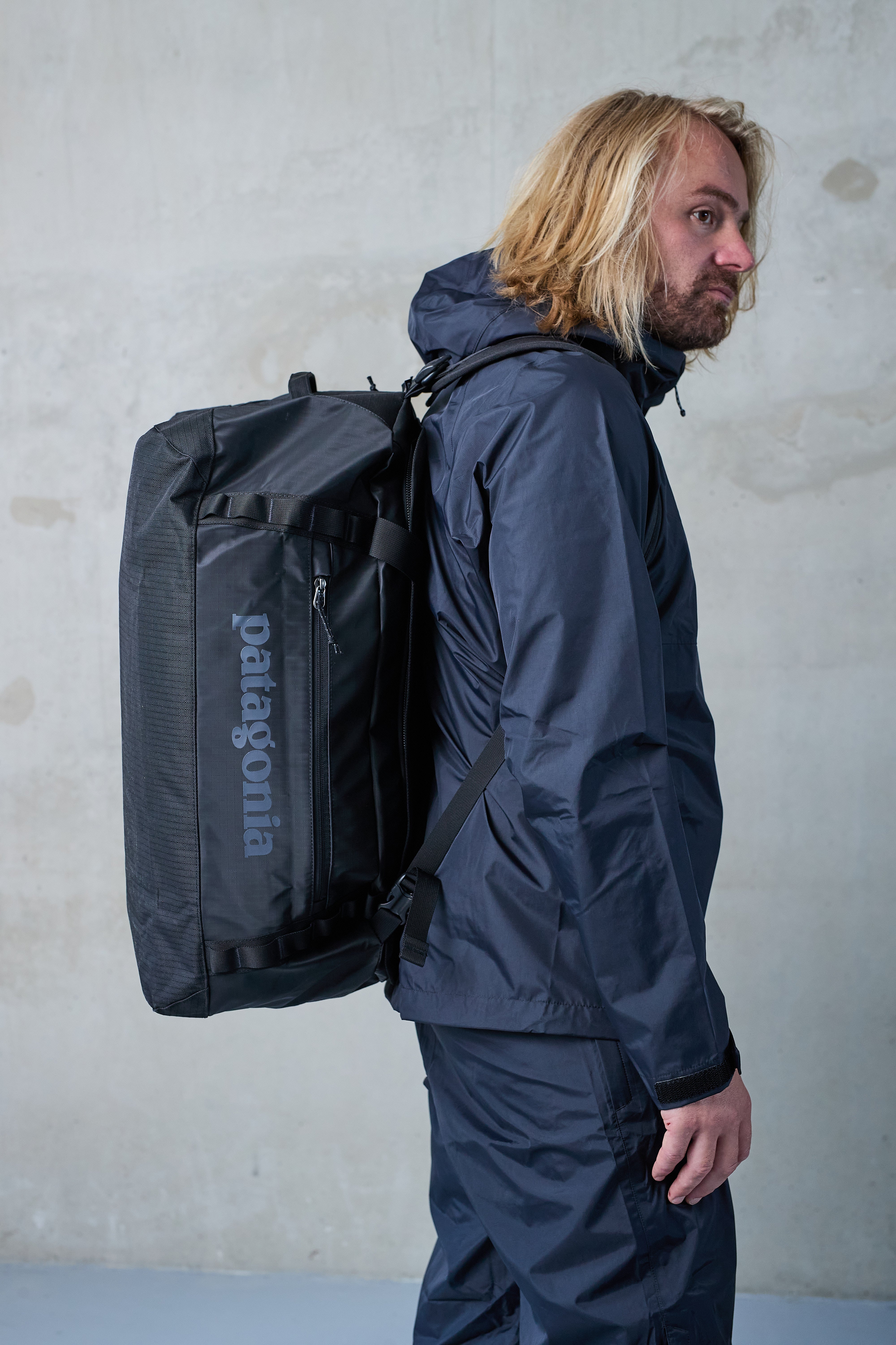 patagonia / マウンテンパーカ/S/ナイロン/BLK/83802 Patagonia Black Hole Pack - The Ultimate Backpack for Outdoor