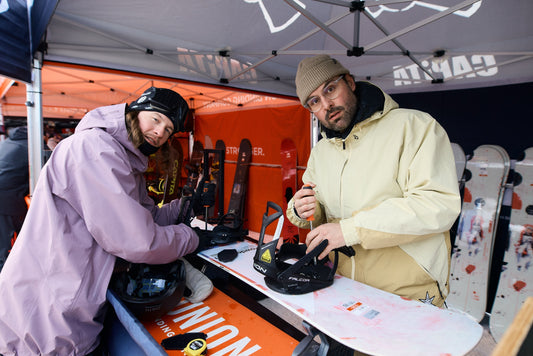 Snowboarder choosing the right snowboard size – Behind The Pines mitchel de roock