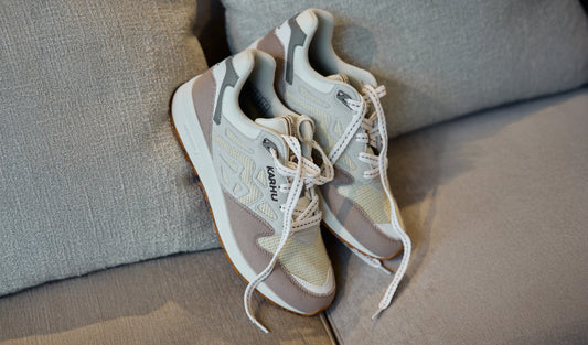 karhu-sneaker-comparison-blog-banner-legacy-96-lifestyle-behind-the-pines