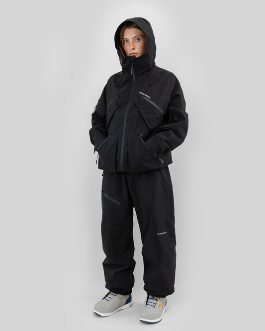 Beyond Medals X Pants 3L Black – three-quarter full-length view