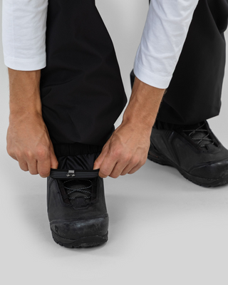 Beyond Medals X Pants 3L Black – snow gaiter detail
