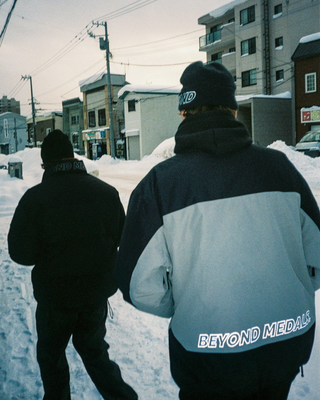Beyond Medals Division Jacket 2L Black – lifestyle image
