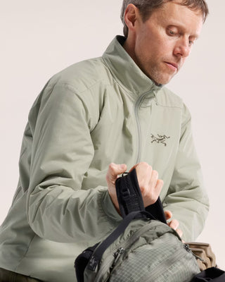 Arc'teryx Men's Atom Jacket Habitat lifestyle 4