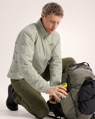 Arc'teryx Men's Atom Jacket Habitat lifestyle 1