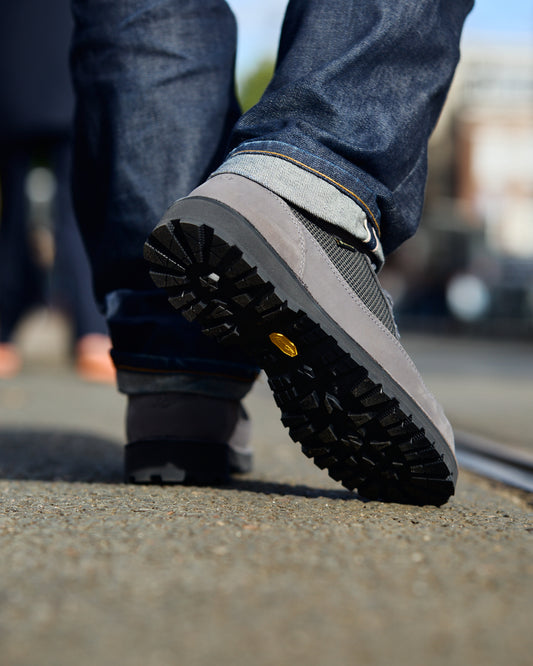 Danner-Field-Low-ID-Gore-tex-grey-02