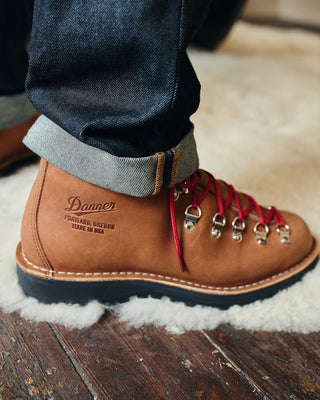 Danner Mountain Light Hiking Boots Cascade Clovis Behind The Pines