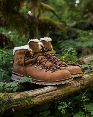 Danner Women's Mountain Pass Shearling Sierra 200G