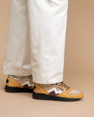 Karhu Aria 95 Oak Buff / White F830113