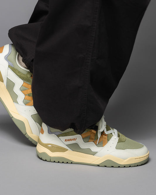 Karhu Fusion XT Icicle / Oak Buff F850017