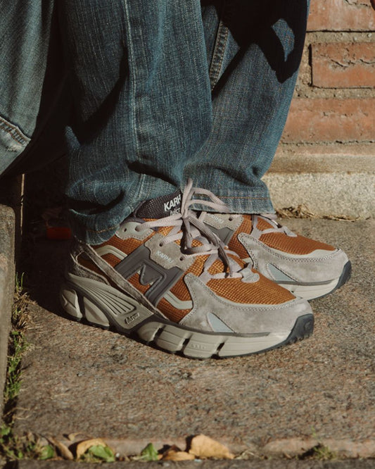 Karhu Super Fulcrum Gray Flannel / Subterranean