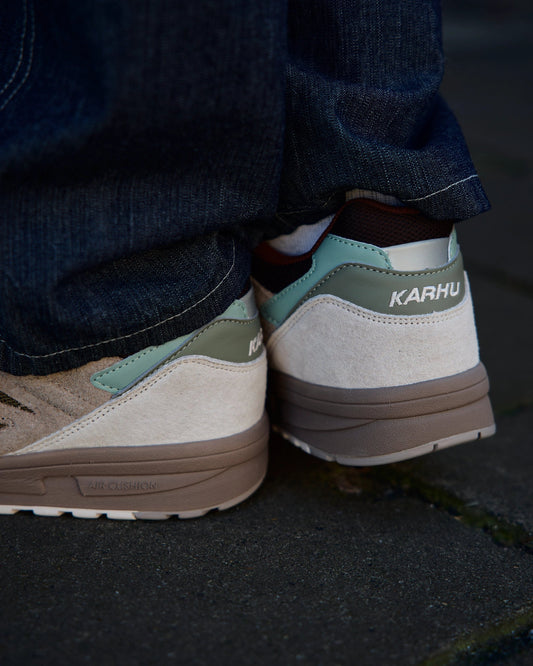 Karhu Legacy 96 White Sand / Beech F806095