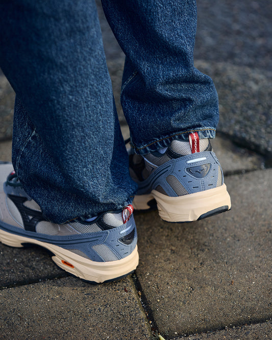 Mizuno MXR Vintage Khaki / Black Sand / Iron Gate