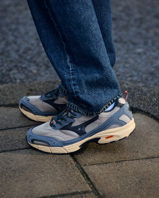 Mizuno MXR Vintage Khaki / Black Sand / Iron Gate