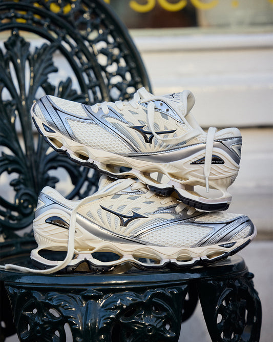 Mizuno Wave Prophecy LS Pristine / Black / Silver