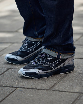 Mizuno MXR Black / Black Sand / Purple Haze D1GA251501