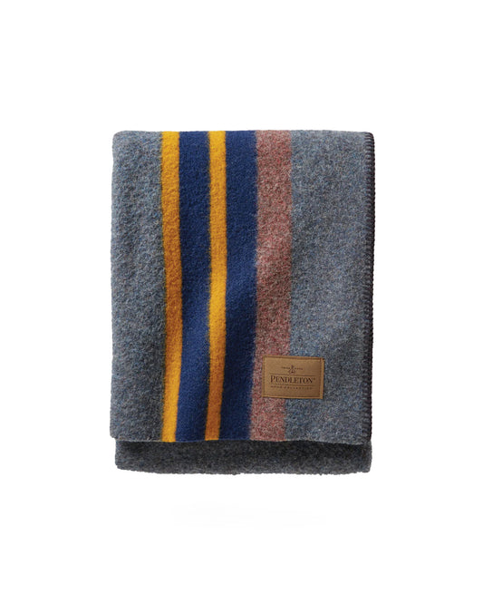 Pendleton Yakima Camp Throw Lake