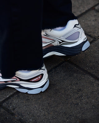 Saucony Progrid Omni 9 Red Fade