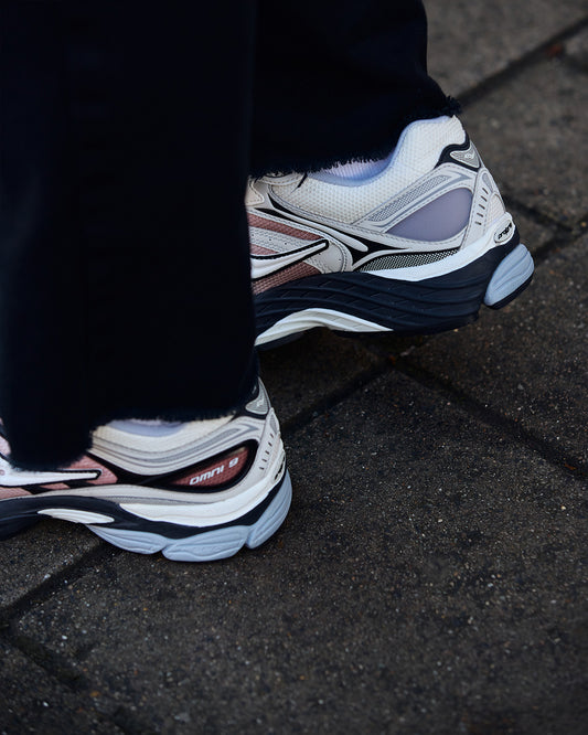 Saucony Progrid Omni 9 Red Fade