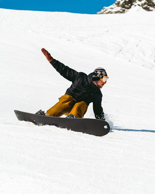 United Shapes Horizon Snowboard