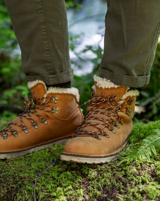 Danner Women's Mountain Pass Shearling Sierra 200G