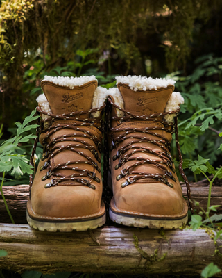 Danner Women's Mountain Pass Shearling Sierra 200G