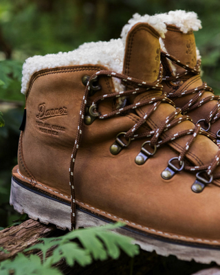 Danner Women's Mountain Pass Shearling Sierra 200G