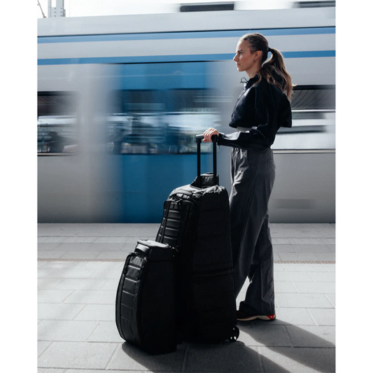 Db Hugger Backpack 30L Black Out