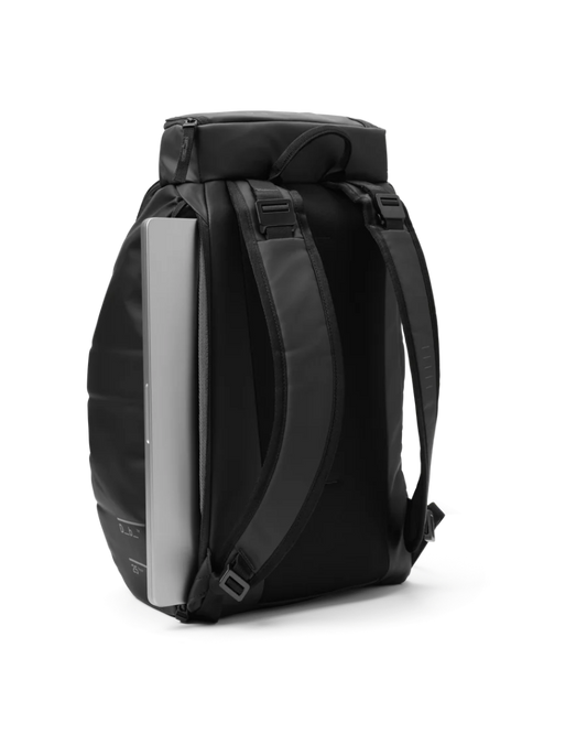 Db Hugger Backpack 25L Black Out