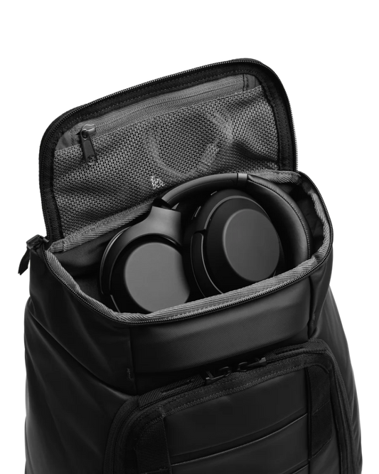 Db Hugger Backpack 25L Black Out