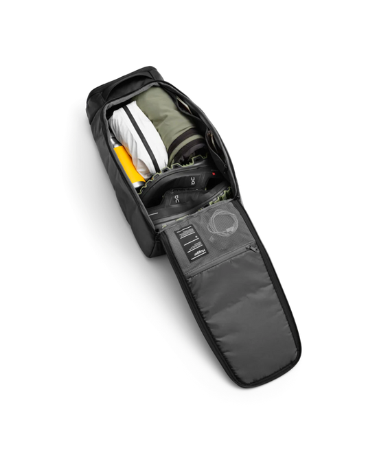 Db Hugger Backpack 25L Black Out