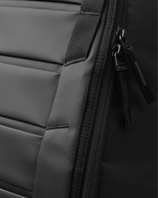 Db Hugger Backpack 25L Black Out