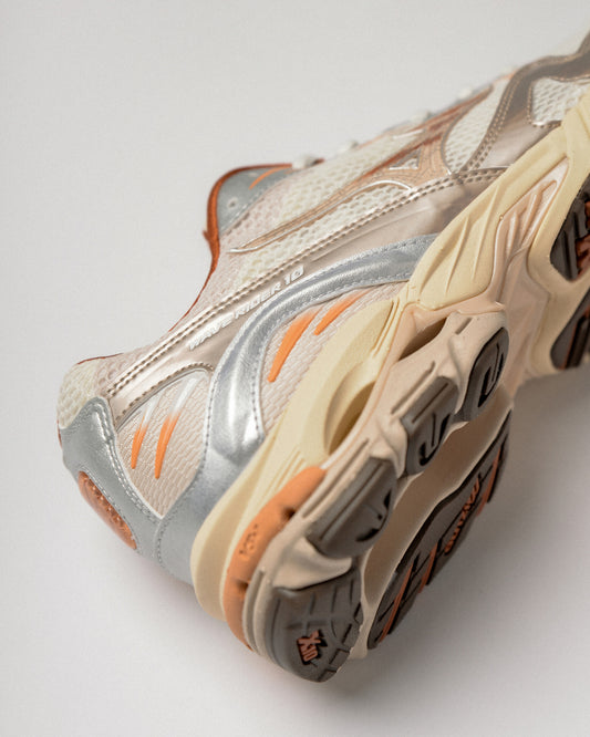 Mizuno Wave Rider 10 Snow White / Shifting Sand