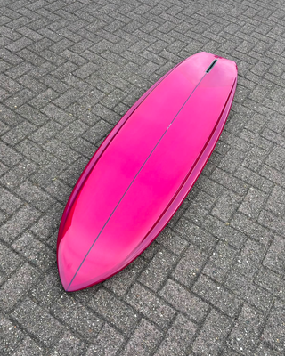 Gliding Dutchman ''De Strijkbout'' Edgeboard Red Gloss