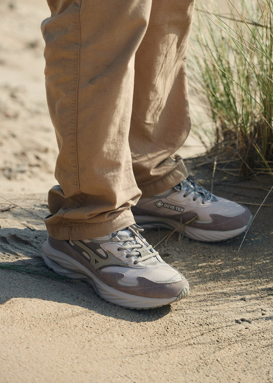 Mizuno Wave Rider Beta GTX Silver Cloud / Vintage Khaki /GE Gold