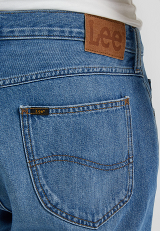 Lee Rider Short Slim Blue Bird Mid Worn