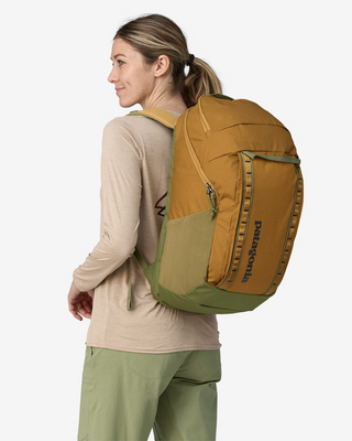 Patagonia Black HolePack 32L Pufferfish Gold