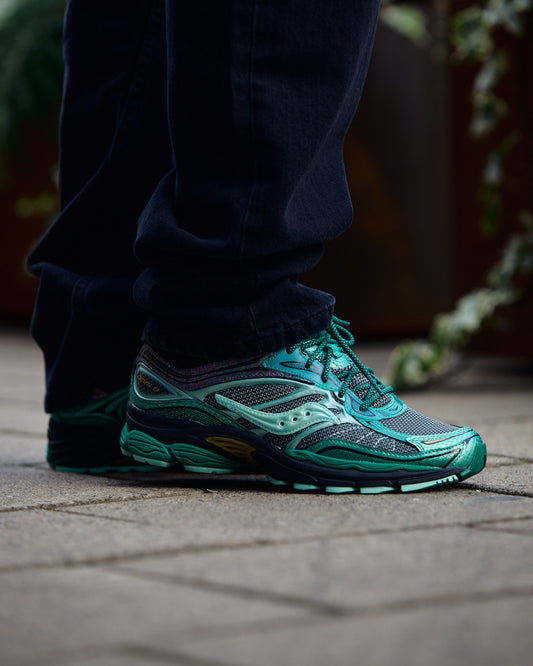saucony-progrid-omni-9-green-glow-glowaconstrictor-sneakers-01