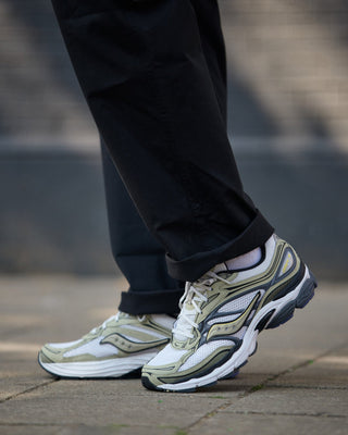 Saucony ProGrid Omni 9 Metallic White Gold