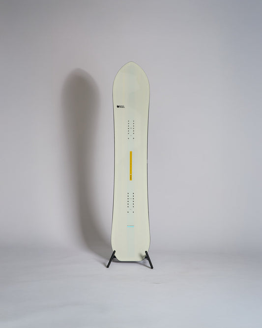United Shapes Horizon Snowboard