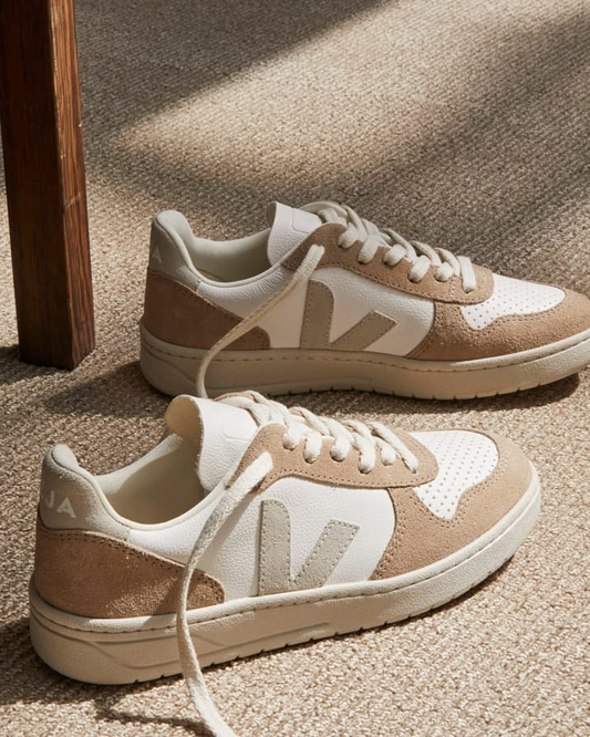 Veja V-10 Chromefree Leather Extra White / Natural Sahara