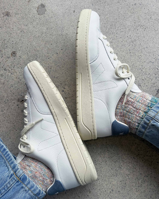 Veja V-12 Stitch O.T. Leather Extra White / White California