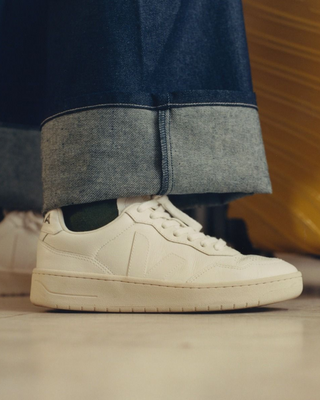 Veja V-90 Leather Extra White
