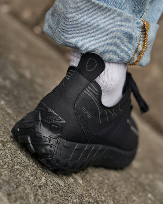 Norda 001 Stealth Black Trail Running Shoes