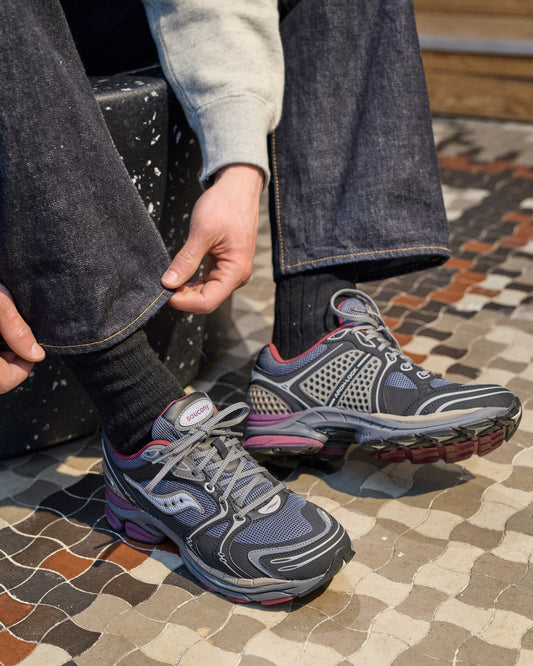 Saucony Progrid Dark Grey / Plum