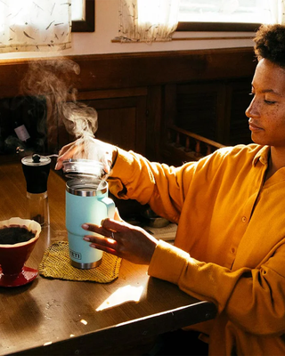 Yeti Rambler 20 Oz Travel Mug Cherry Blossom